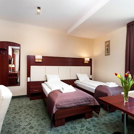 Hotel Mlyn ルブリン エクステリア 写真