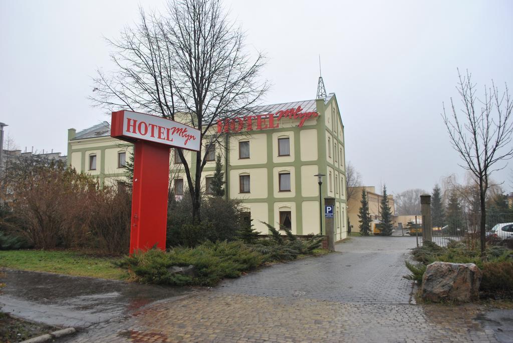 Hotel Mlyn ルブリン エクステリア 写真