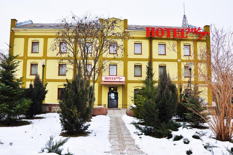Hotel Mlyn ルブリン エクステリア 写真