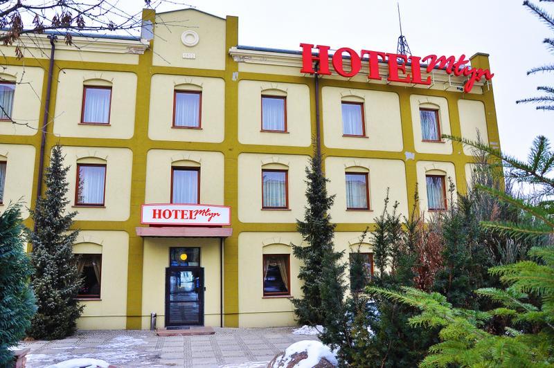 Hotel Mlyn ルブリン エクステリア 写真